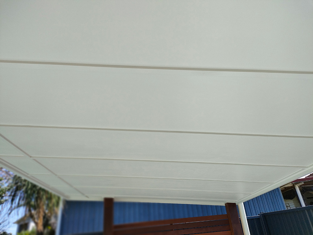 We have used knot free plywood for the ceiling lining, fully painted, trimed and painted again, all fixings have been hidden for a beautiful finish.