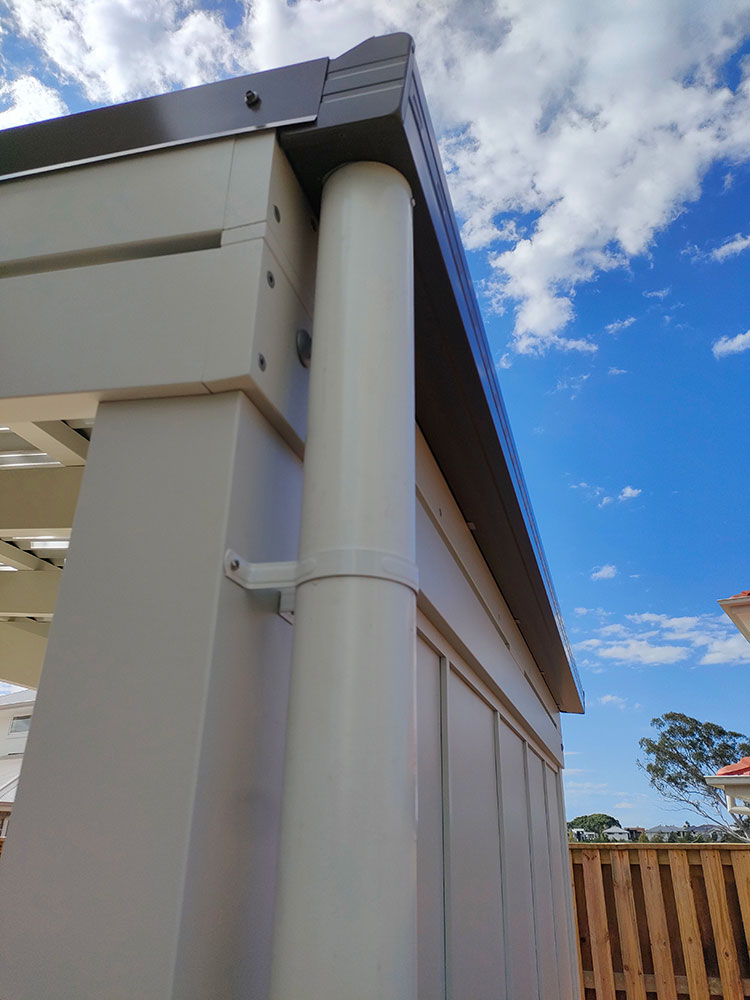 Pool Cabana with Gutter