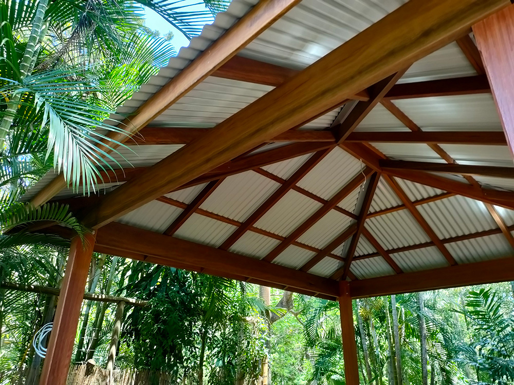 The grain and color of the F27 Spotted Gum looks fantastic on this Gazebo and all wiring has been hidden.