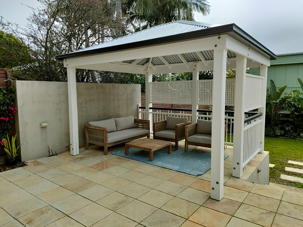 The new lounge suite fits beautifully under the new Painted Pine Gazebo.
