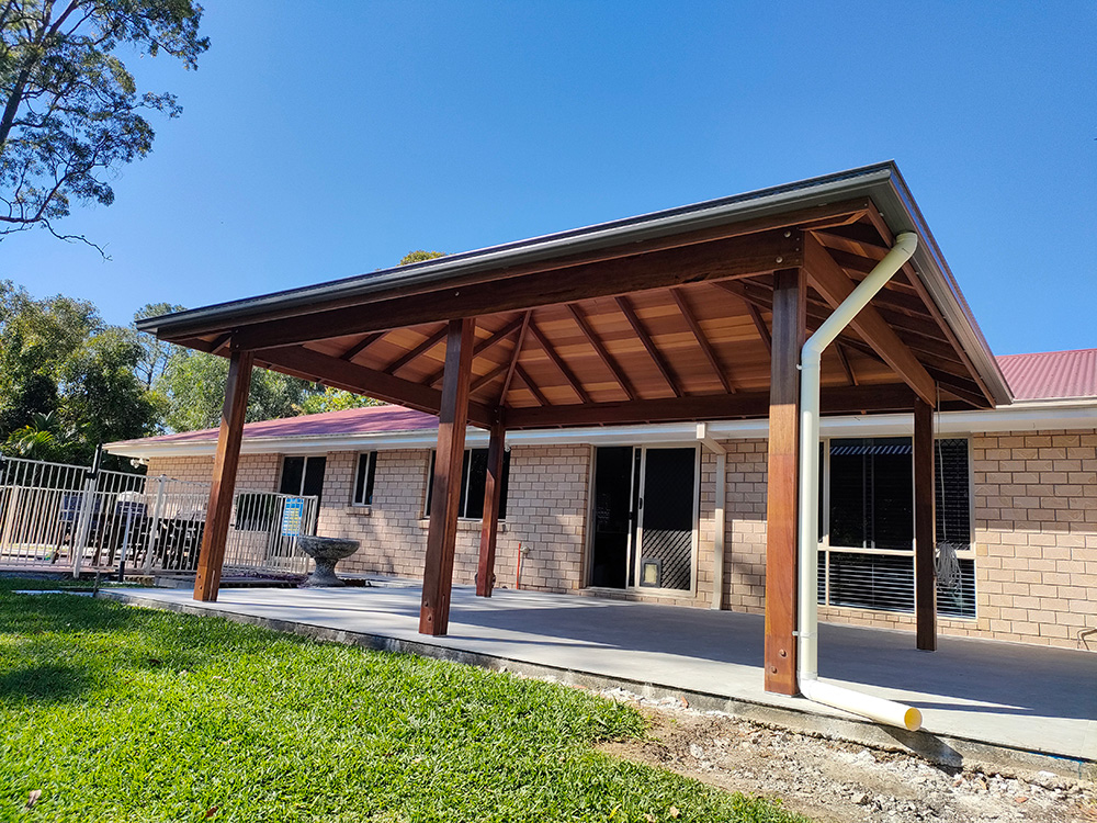 This large Spotted Gum Gazebo features Laminated Spotted Gum Posts, F27 Spotted Gum roof framing and a Cedar lined ceiling.