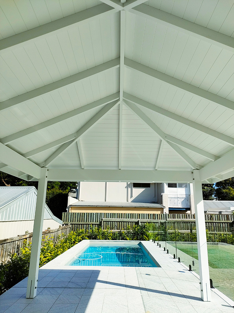 This Pine Gazebo has been painted in Lexicon white. Looking towards the pool it has a stunning appearance and increadible WOW factor.