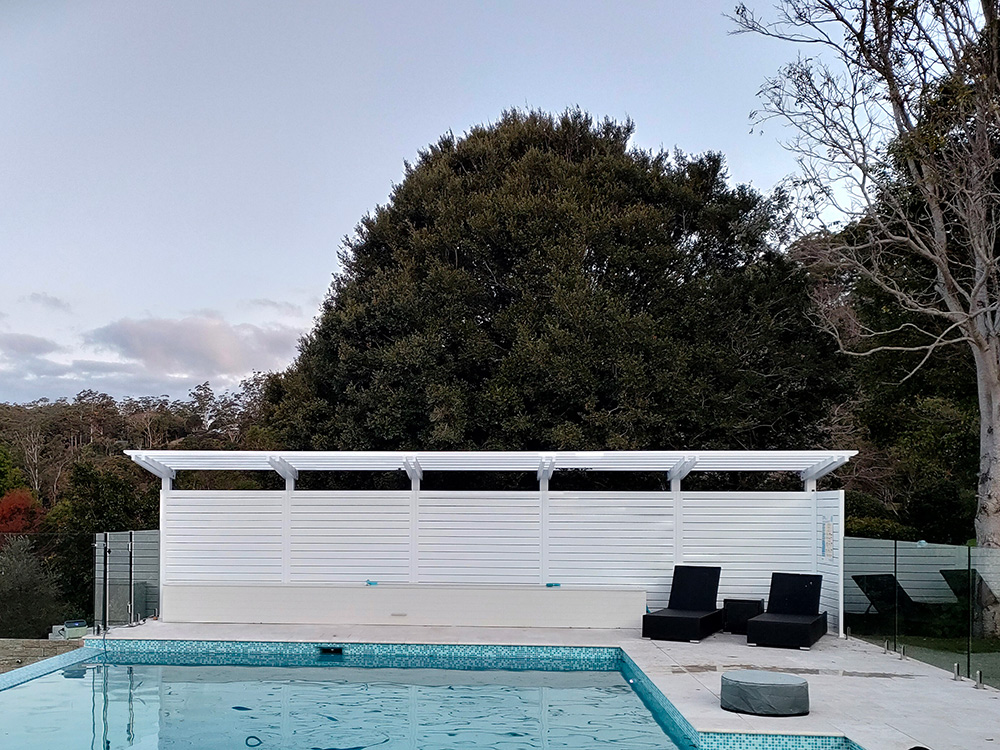This Cantilever Pergola has been added to a large pool at a residence at the top of Tamborine Mountain. Wow what a view!!