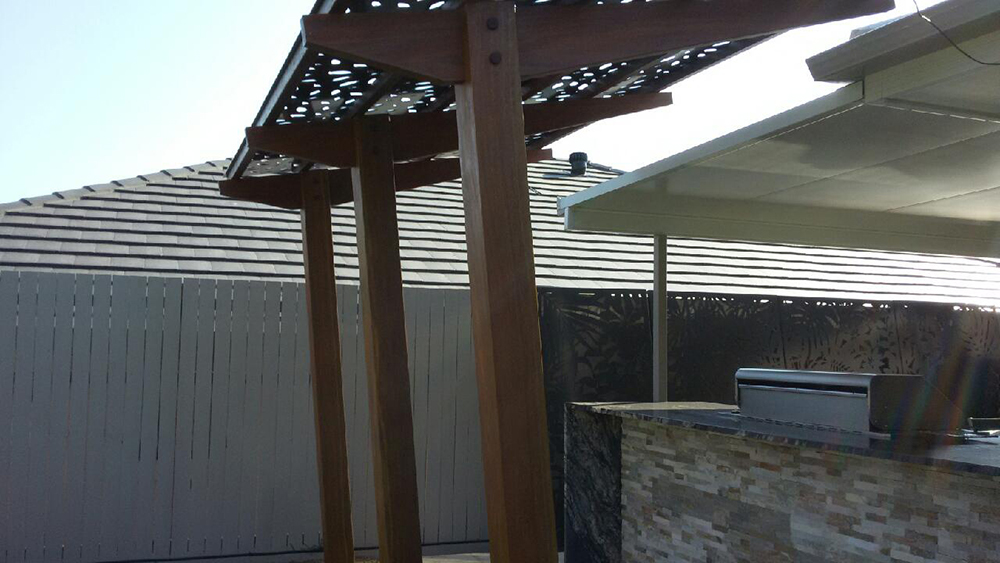 Cantilever Pergola with Decorative Aluminium Screening