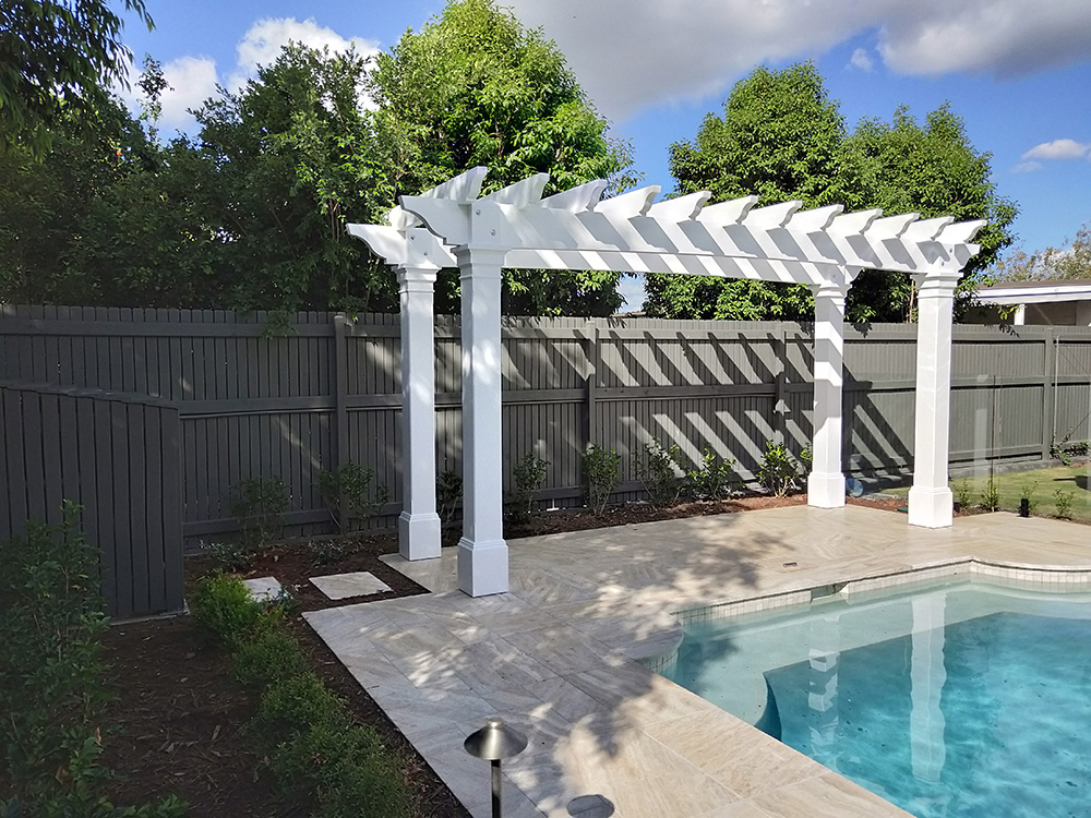 Fit to be centered exactly to the pool, the Pergola is a striking feature.