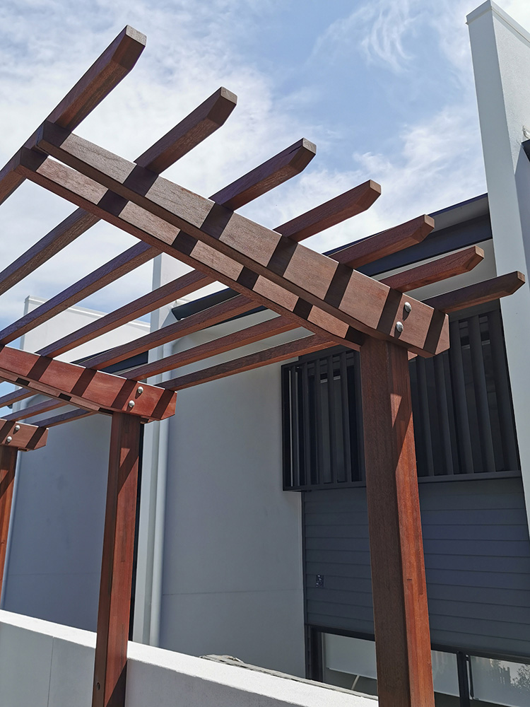 Double rafters have been selected and look fantastic on this Cantilever Pergola.