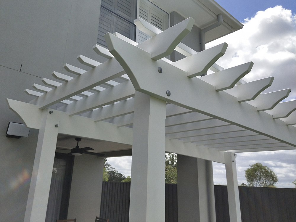 The Curved Splayed Profile looks great on this extension to the entertainment area.
