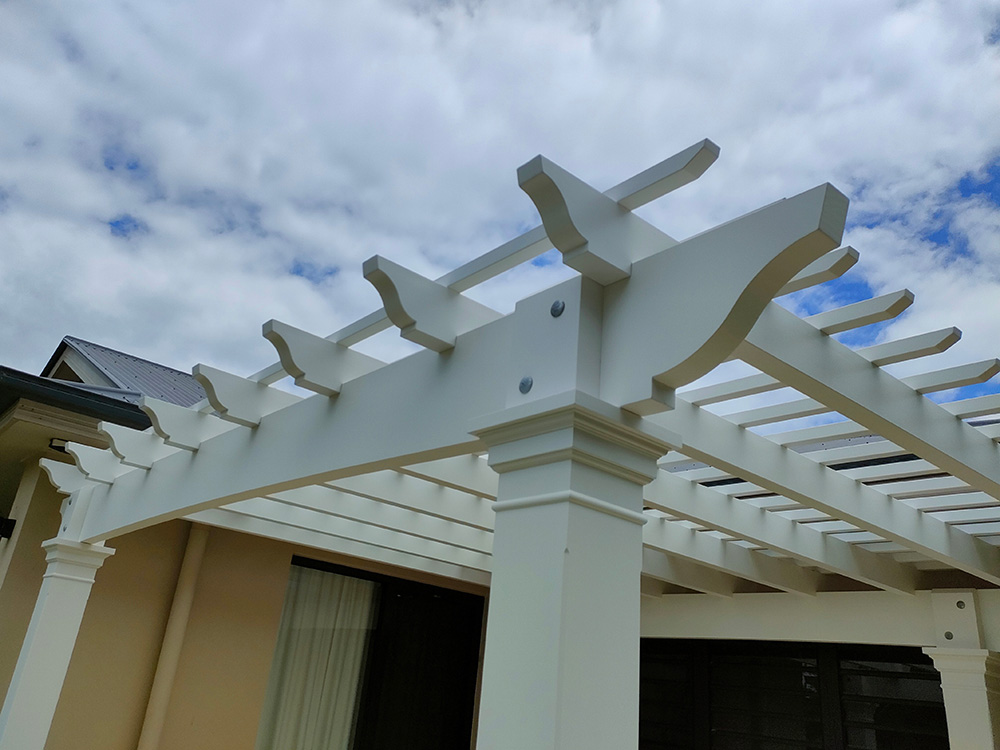 This large timber Pergola looks stunning with the hand cut OGEE profiles. There are many elements that when combined create a stunning feature.