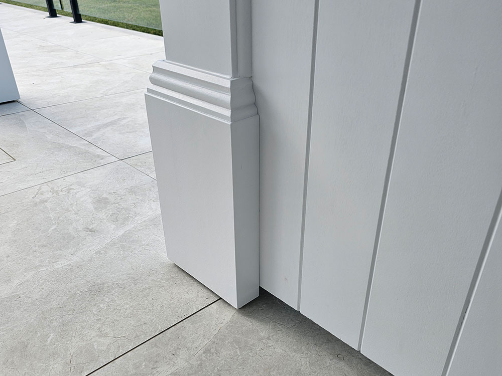 The inside of the Decorative Post Boxes is also carefully thoughtout. The box fits tight against the wall for a precise and flawless finish.