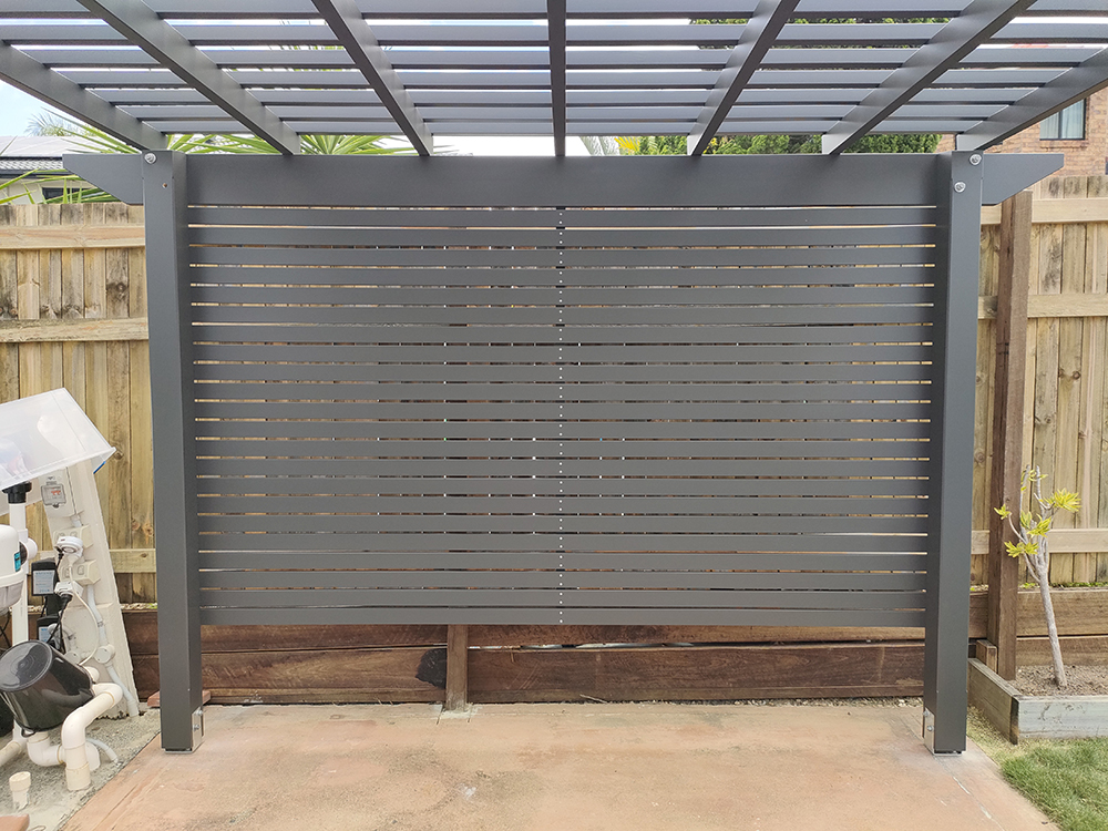 Traditional Pergola with Horizontal Back Screening