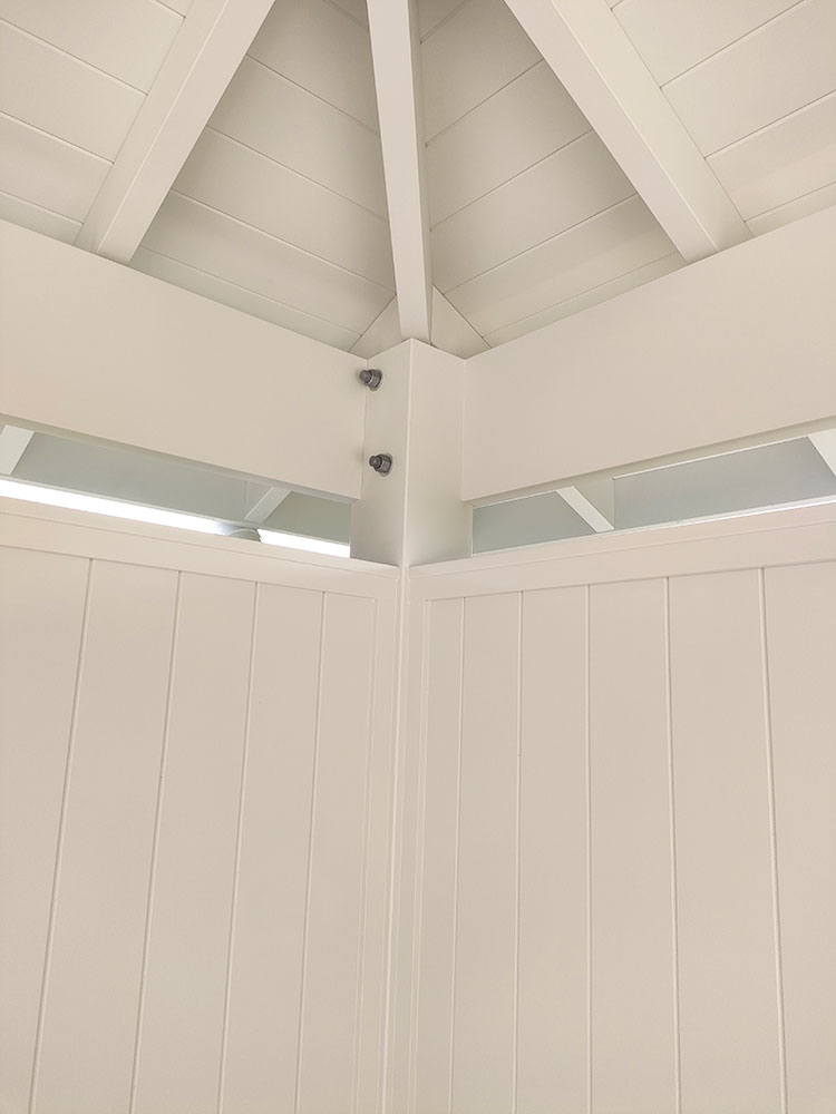 Featuring a flawless finish on both the walls and ceiling.