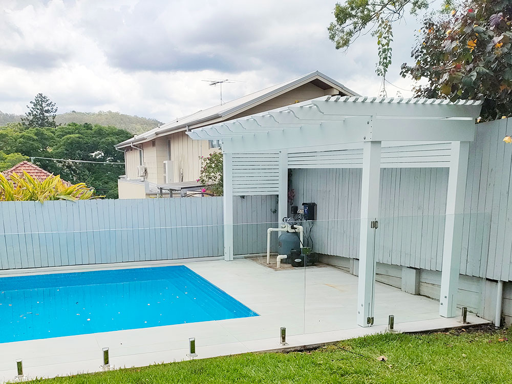 Deluxe Pergola with OGEE and Front Overhang