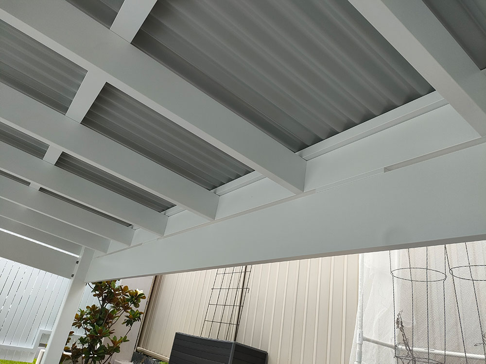 Custom-made back beam with a beautiful flawless finish.